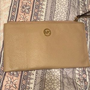 Michael Kors wristlet